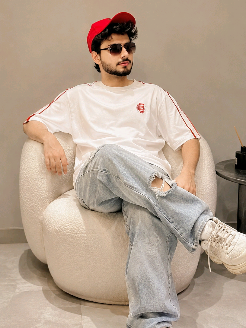 @️