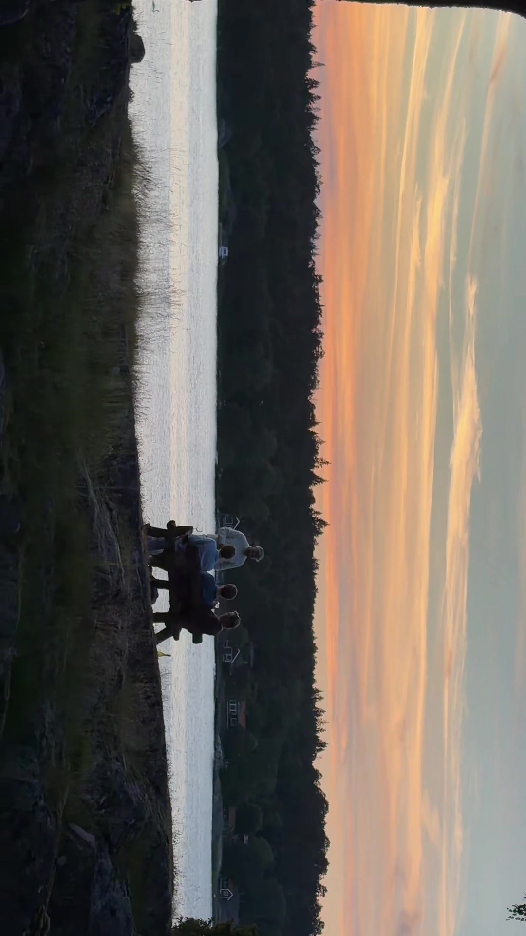 @bella