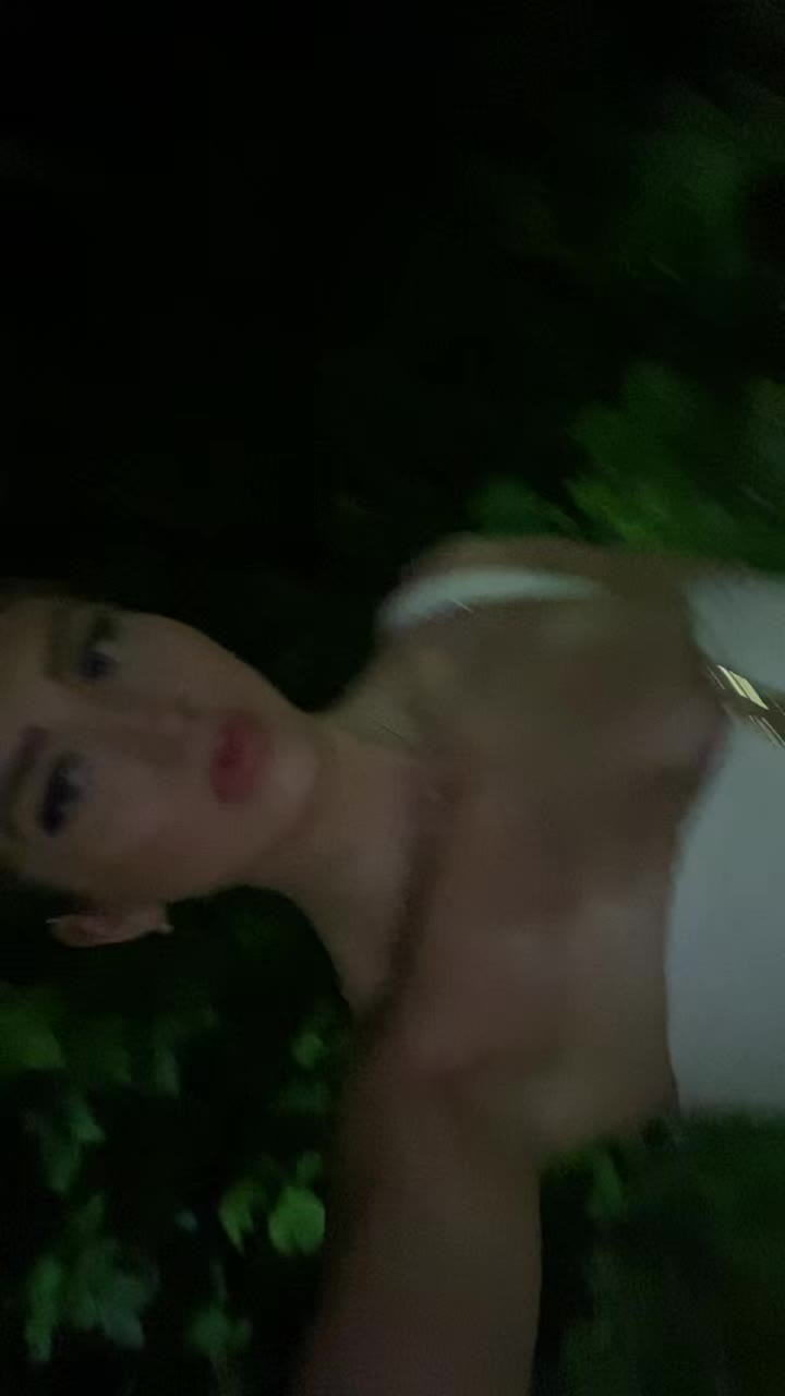 @😚