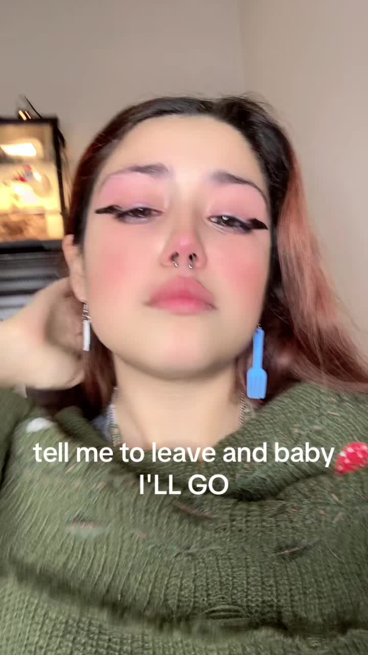 @Ur moms hot gf