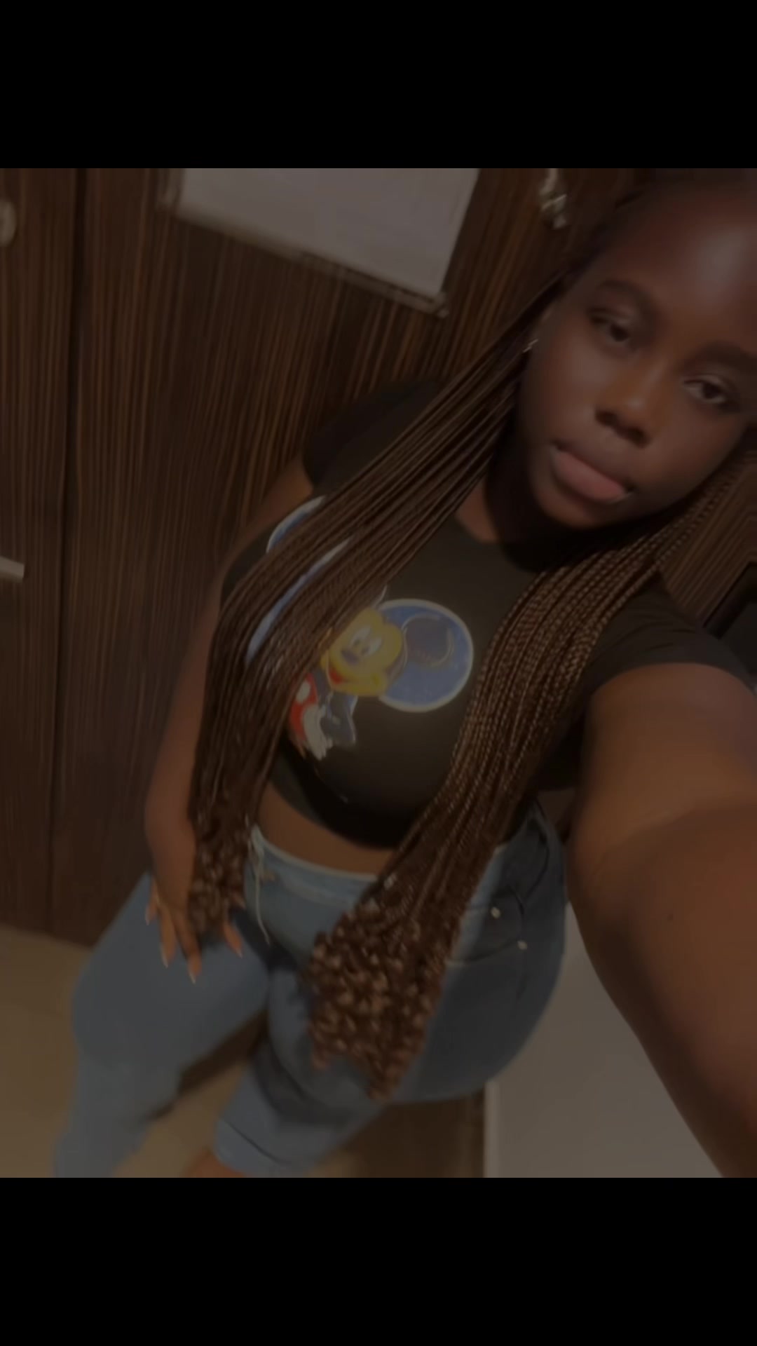 @APOUTSHOU🤍