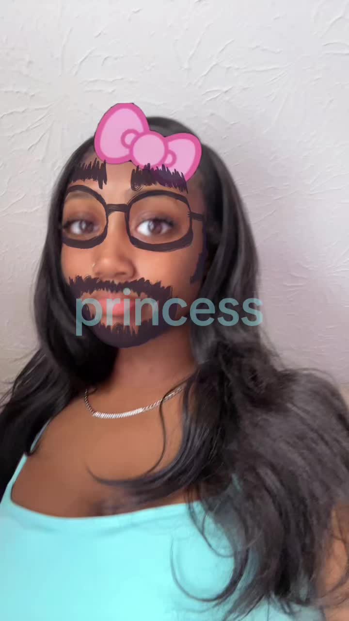 @_officiallylah