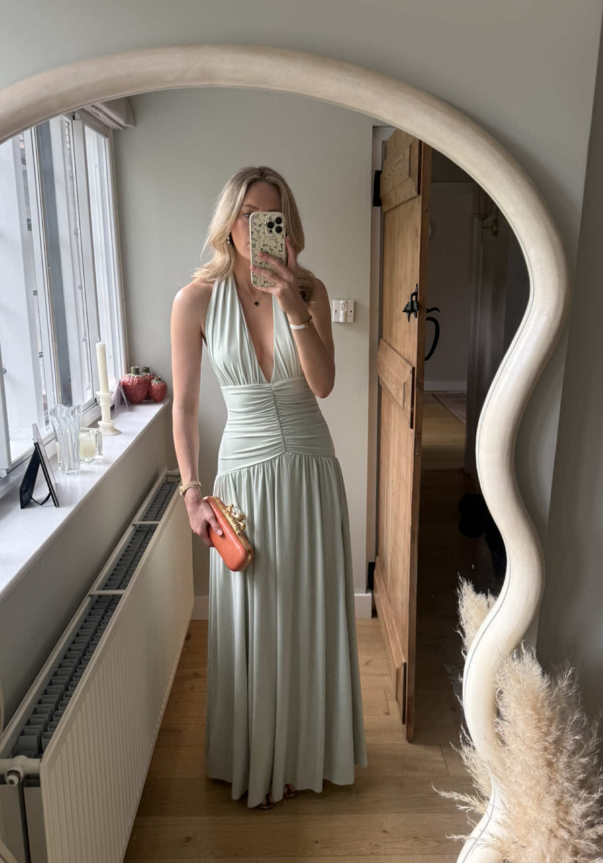 @charlywears