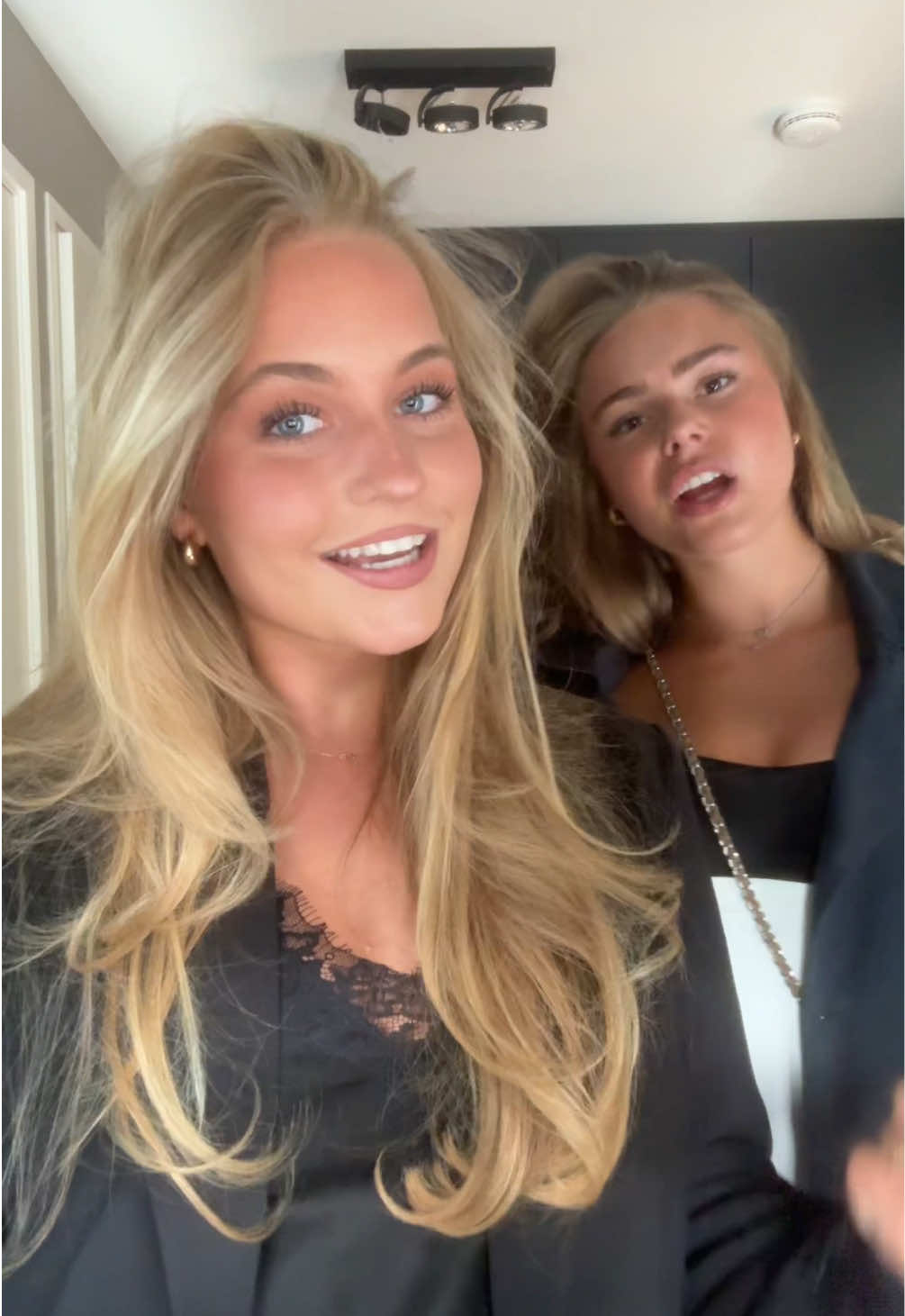 @IVY LANGENBERG
