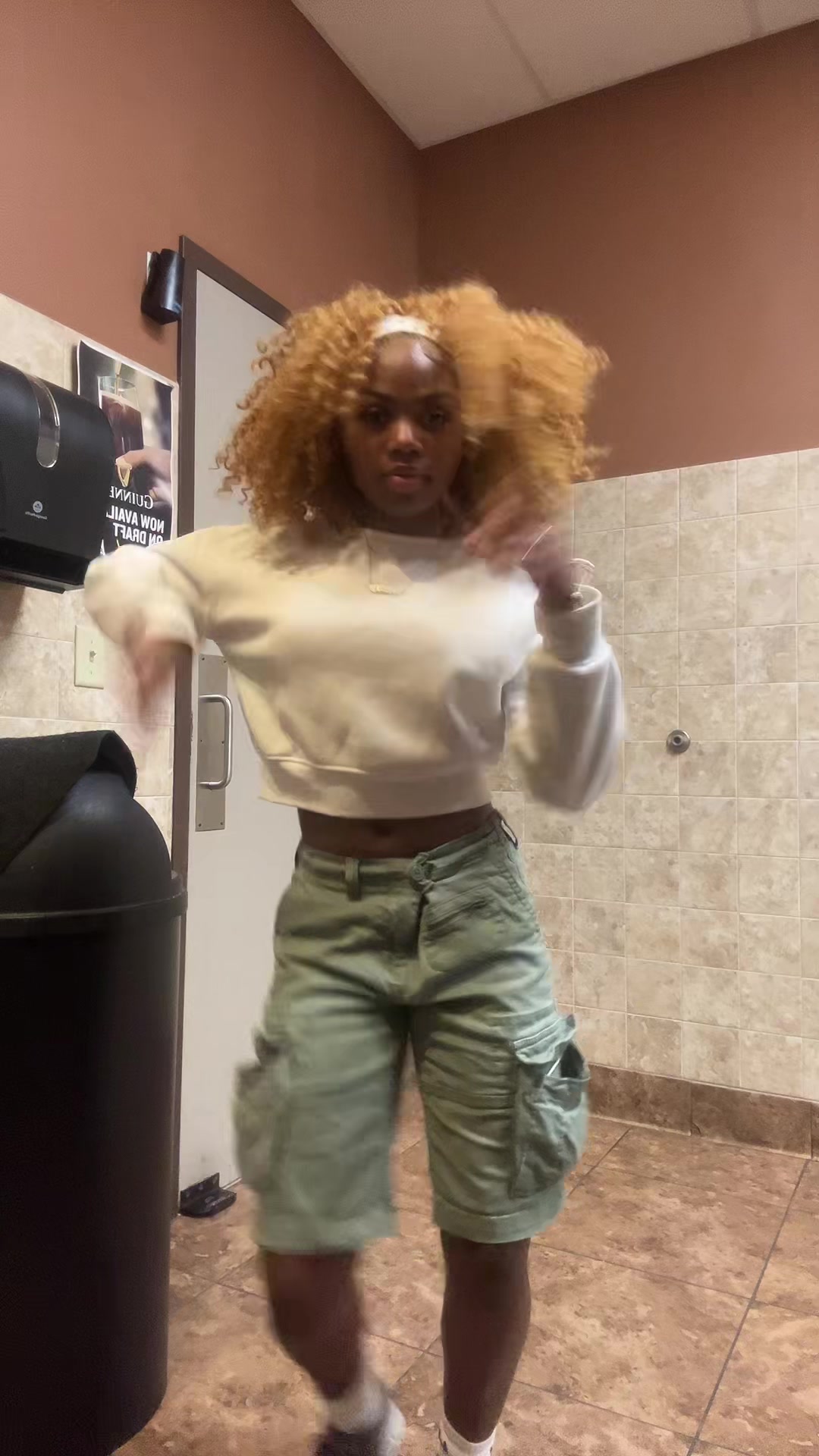 @Y8 🧟♀️
