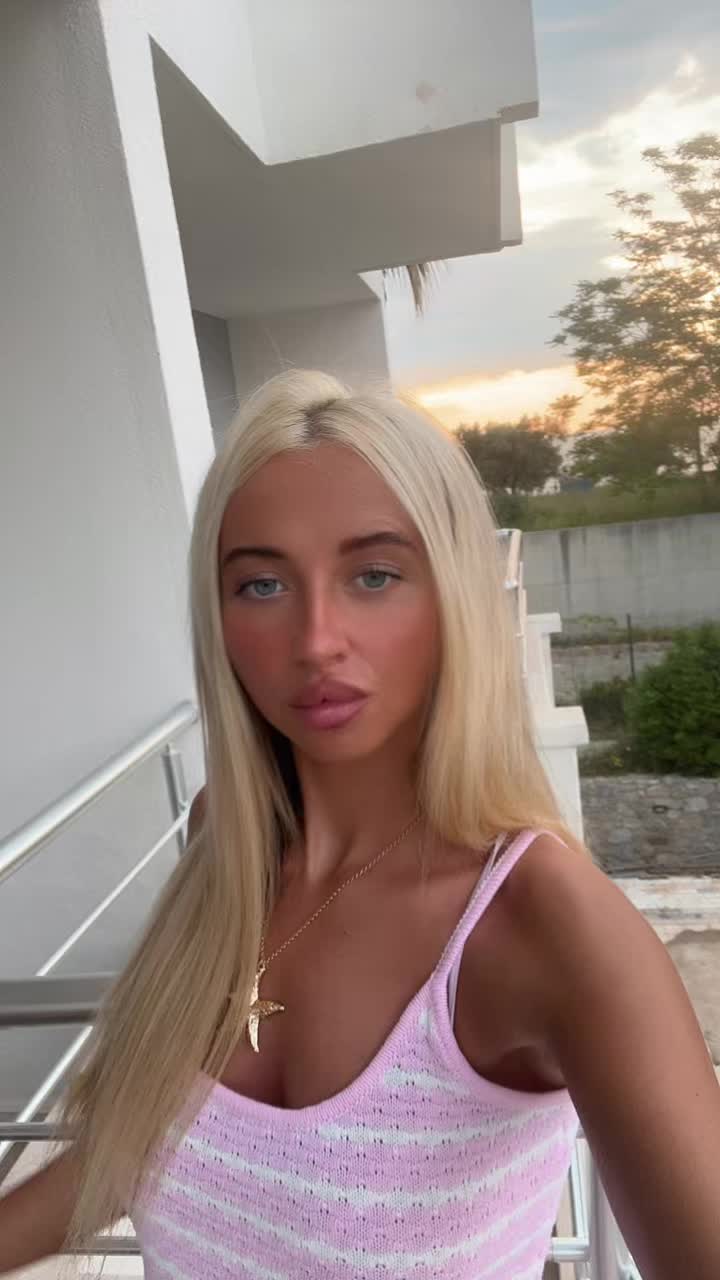 @erinorowe