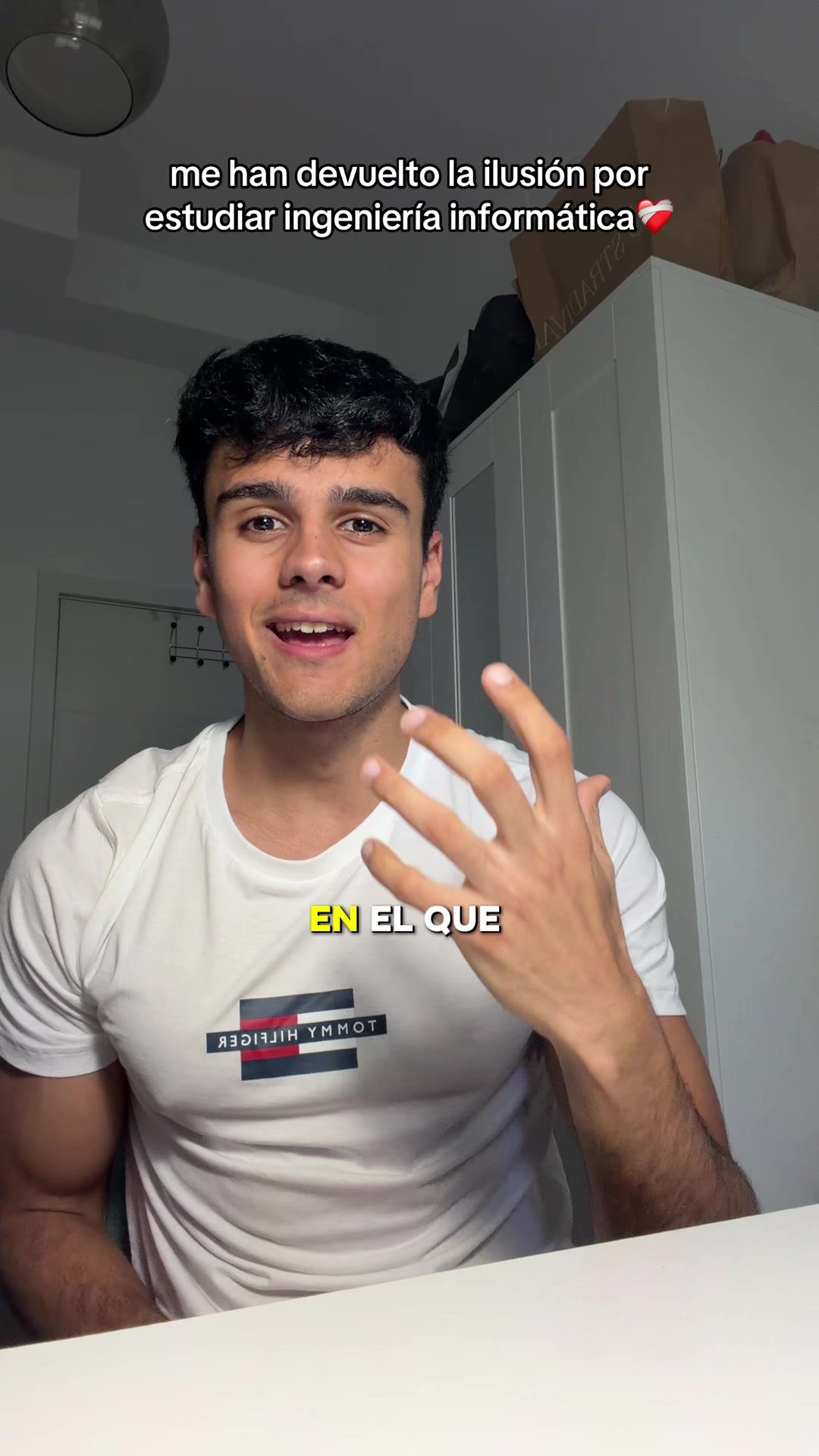 @Cristian González