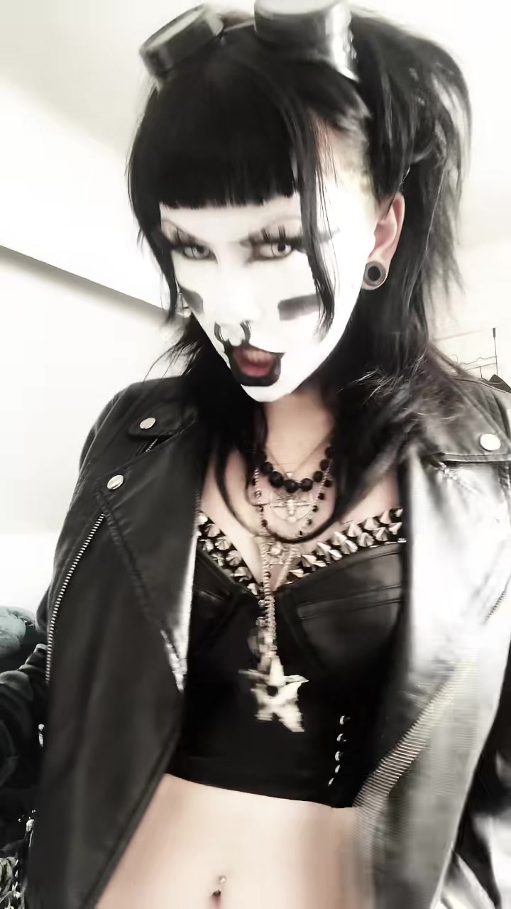 @🦇