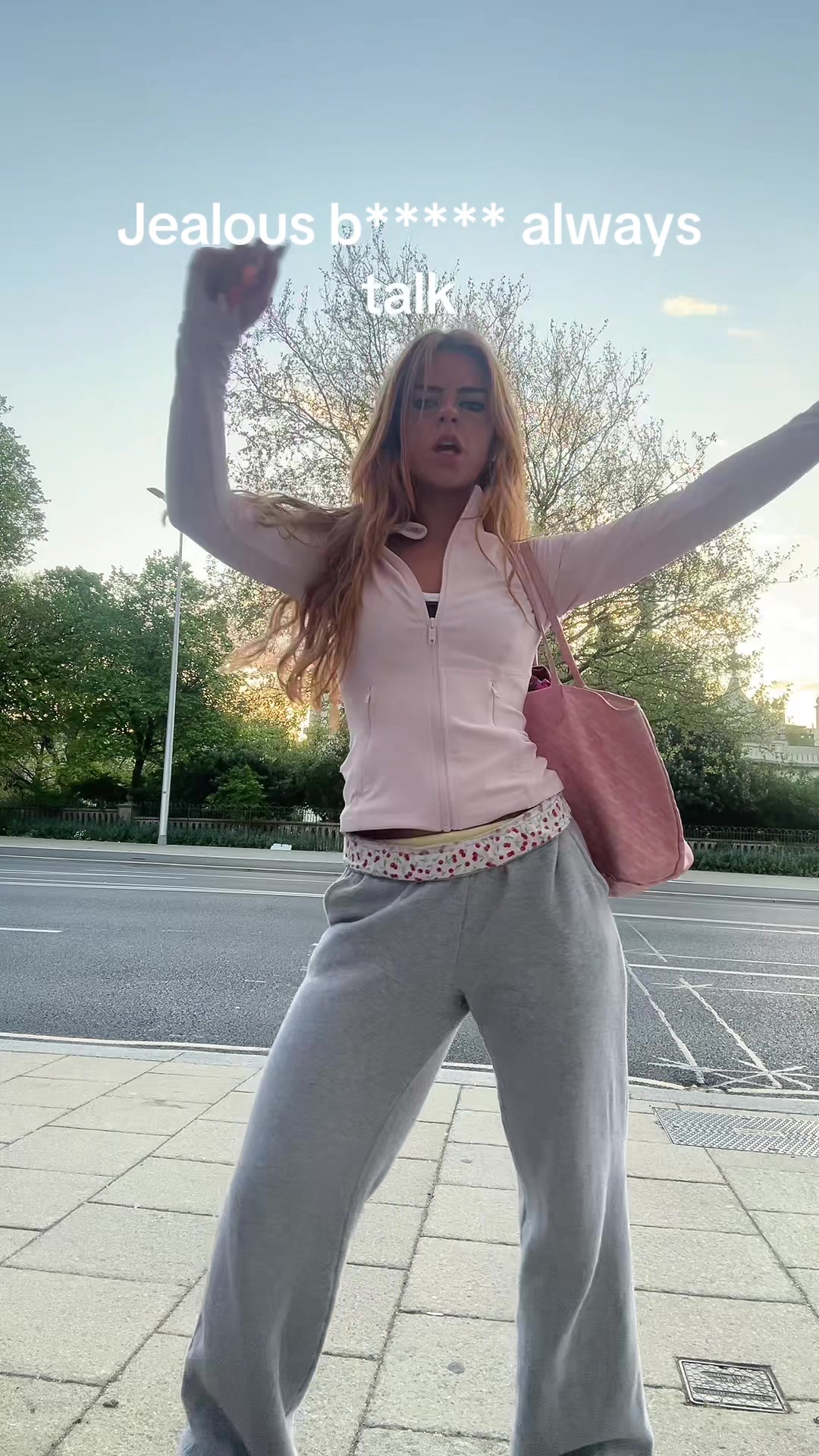 @⋆ ♱ ✩ Tegan Harris ✩ ♱ ⋆