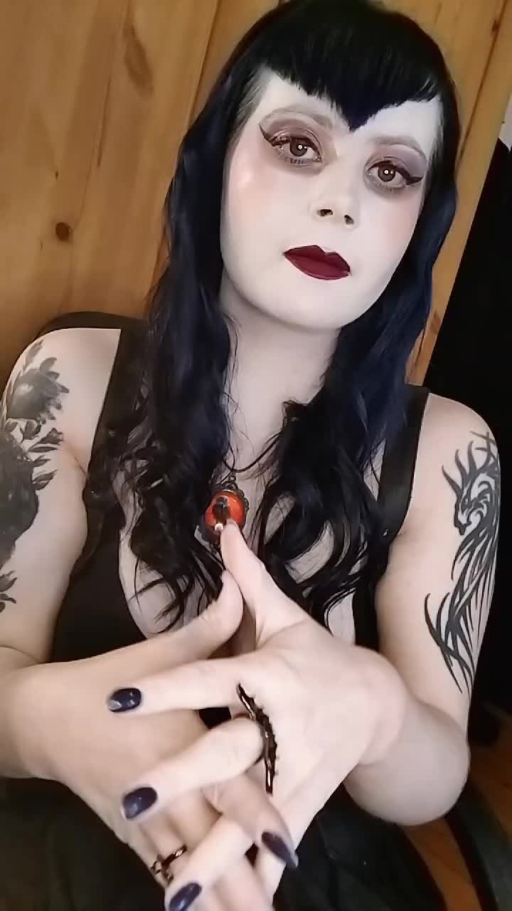 @Caroline 💙🖤