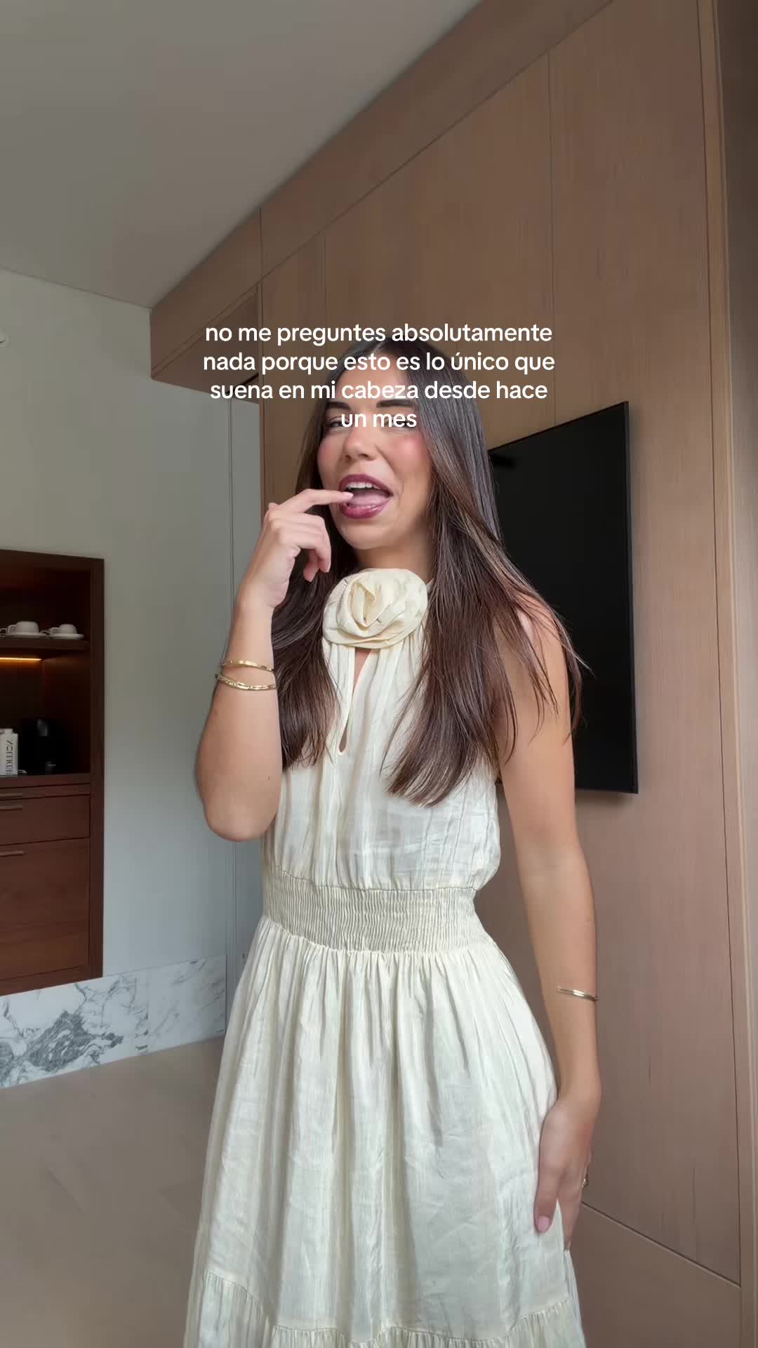 @Elena Gortari