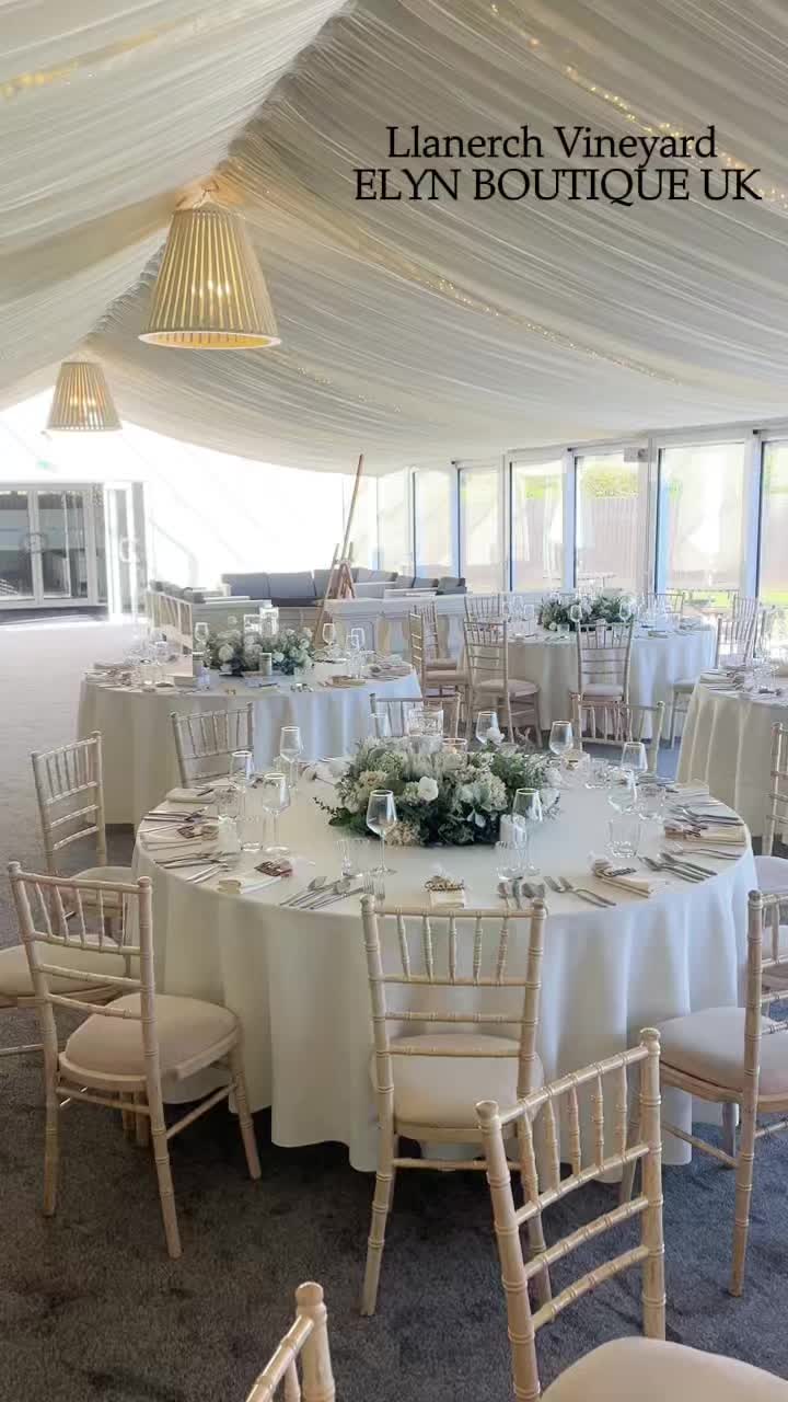 @Wedding flower & venue stylist