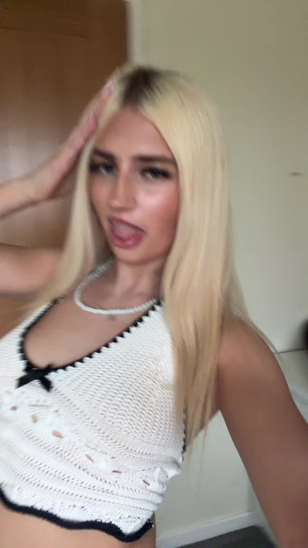 @🫠