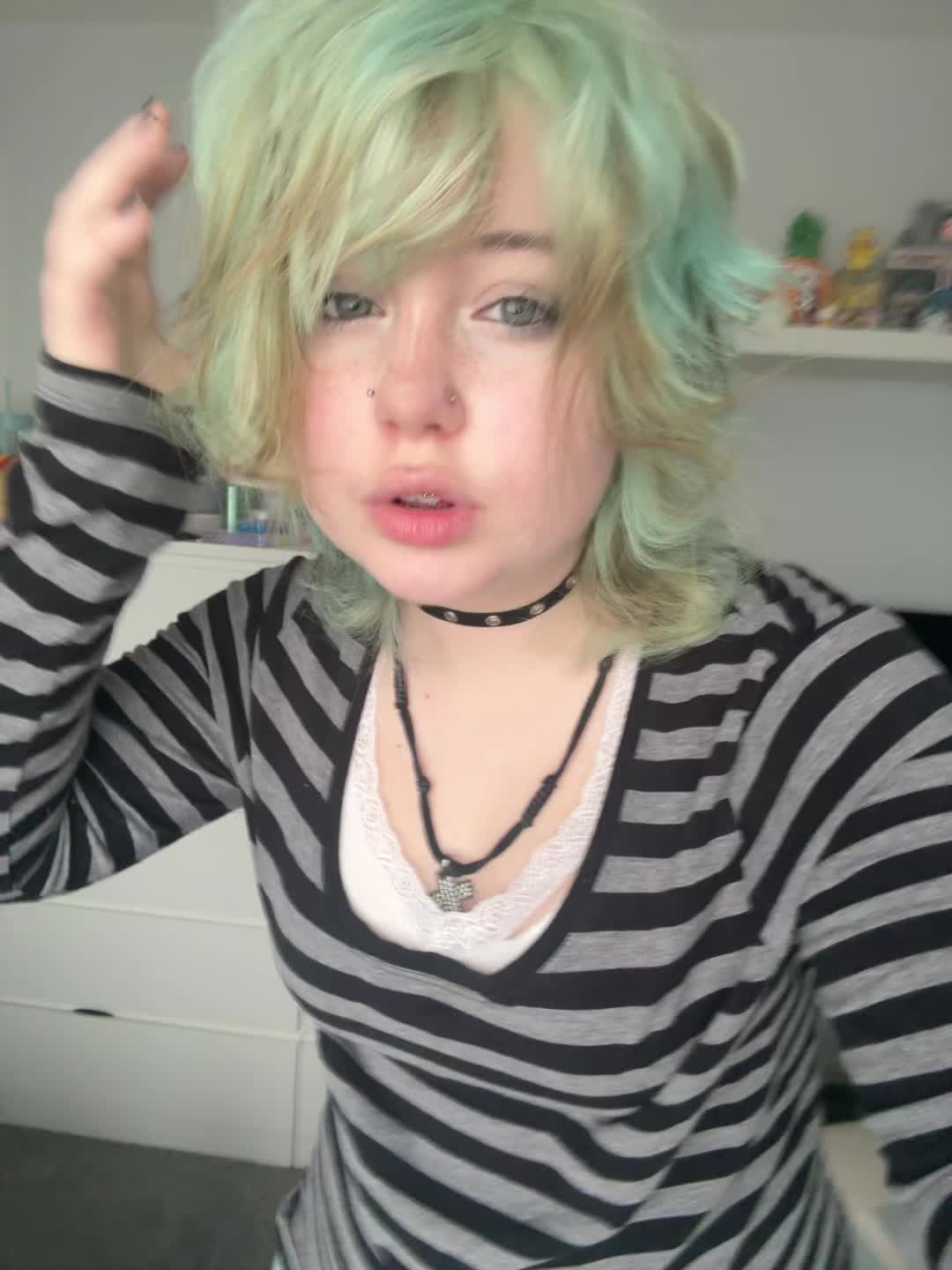 @hotcrazyandfree