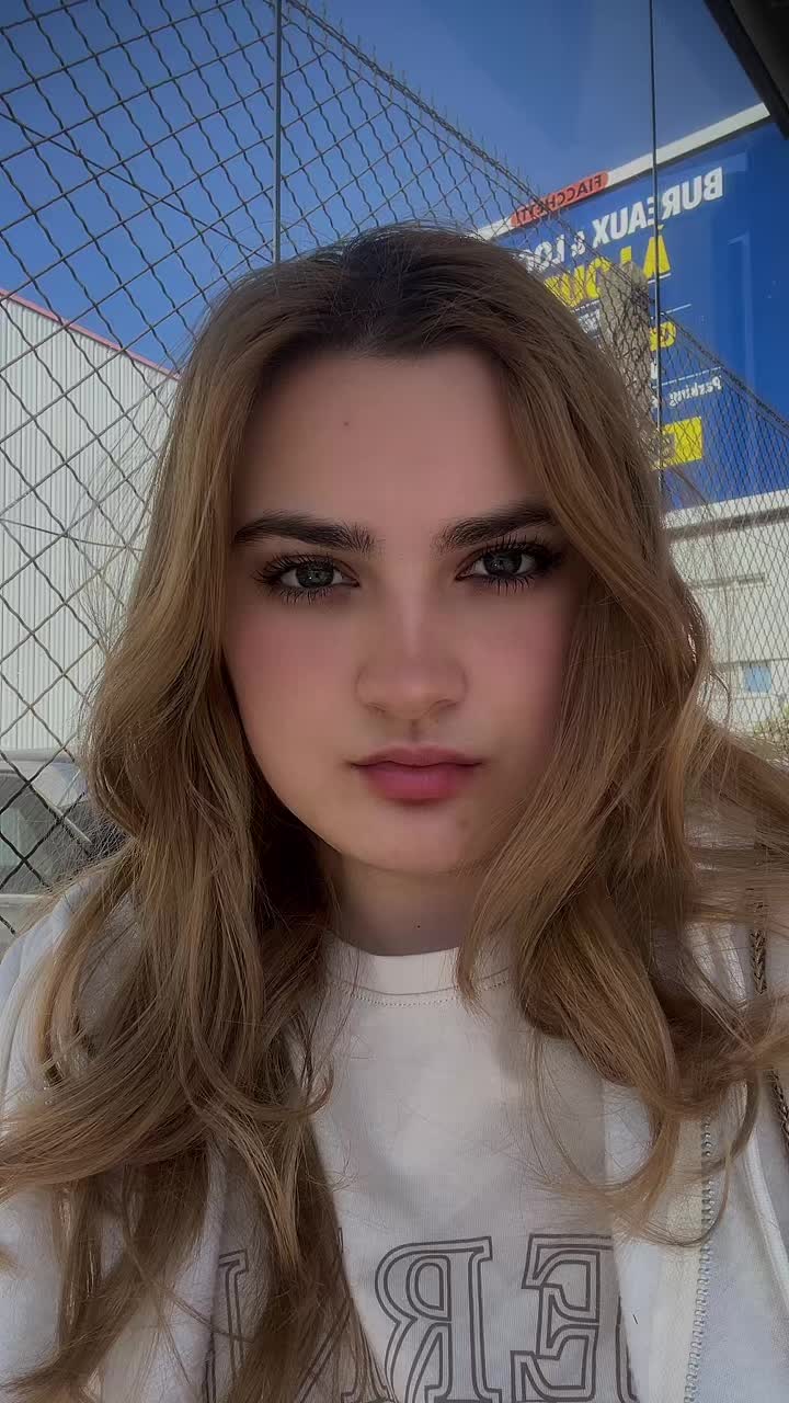 @Ariana_222