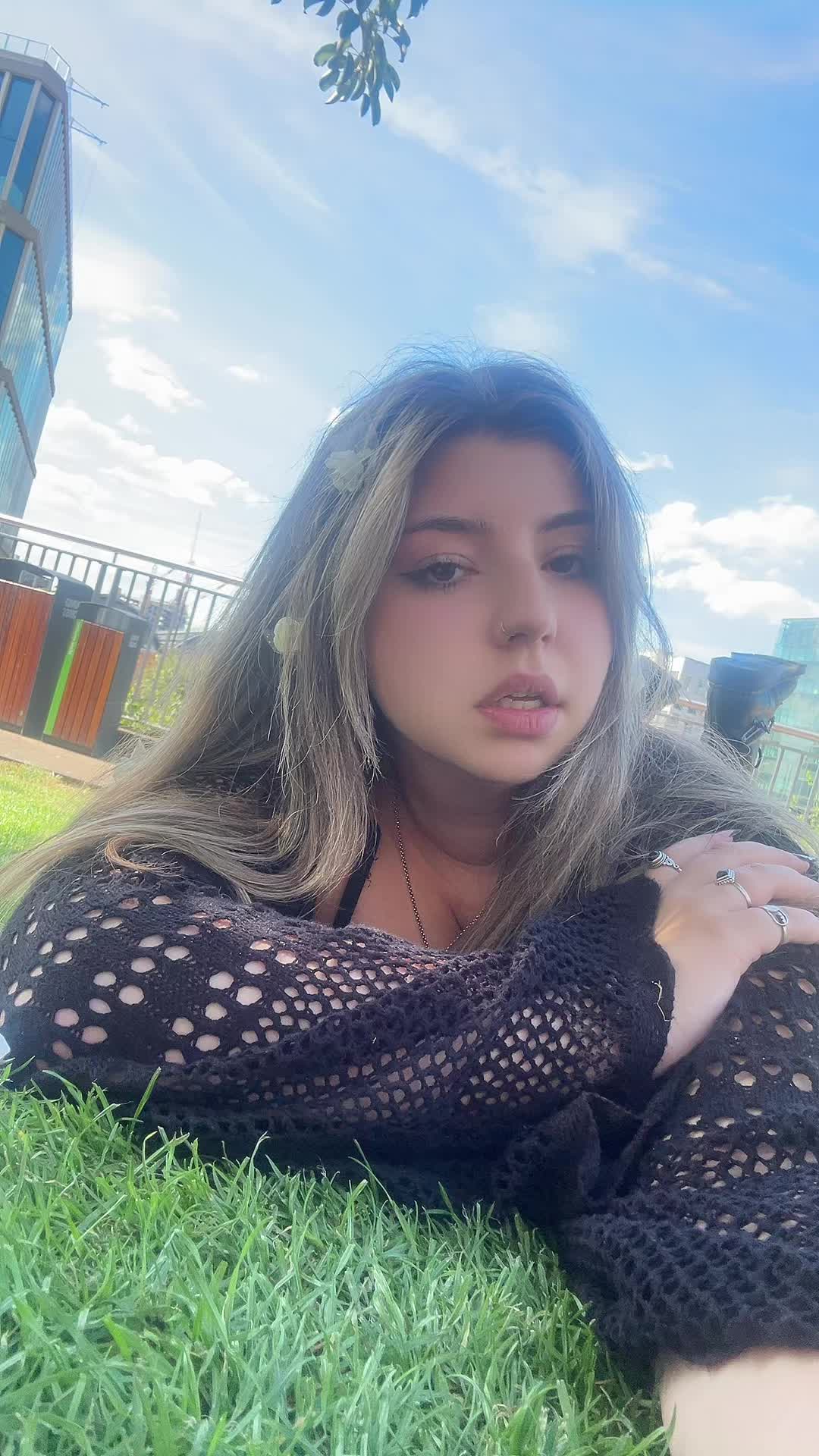 @Sara 🦋
