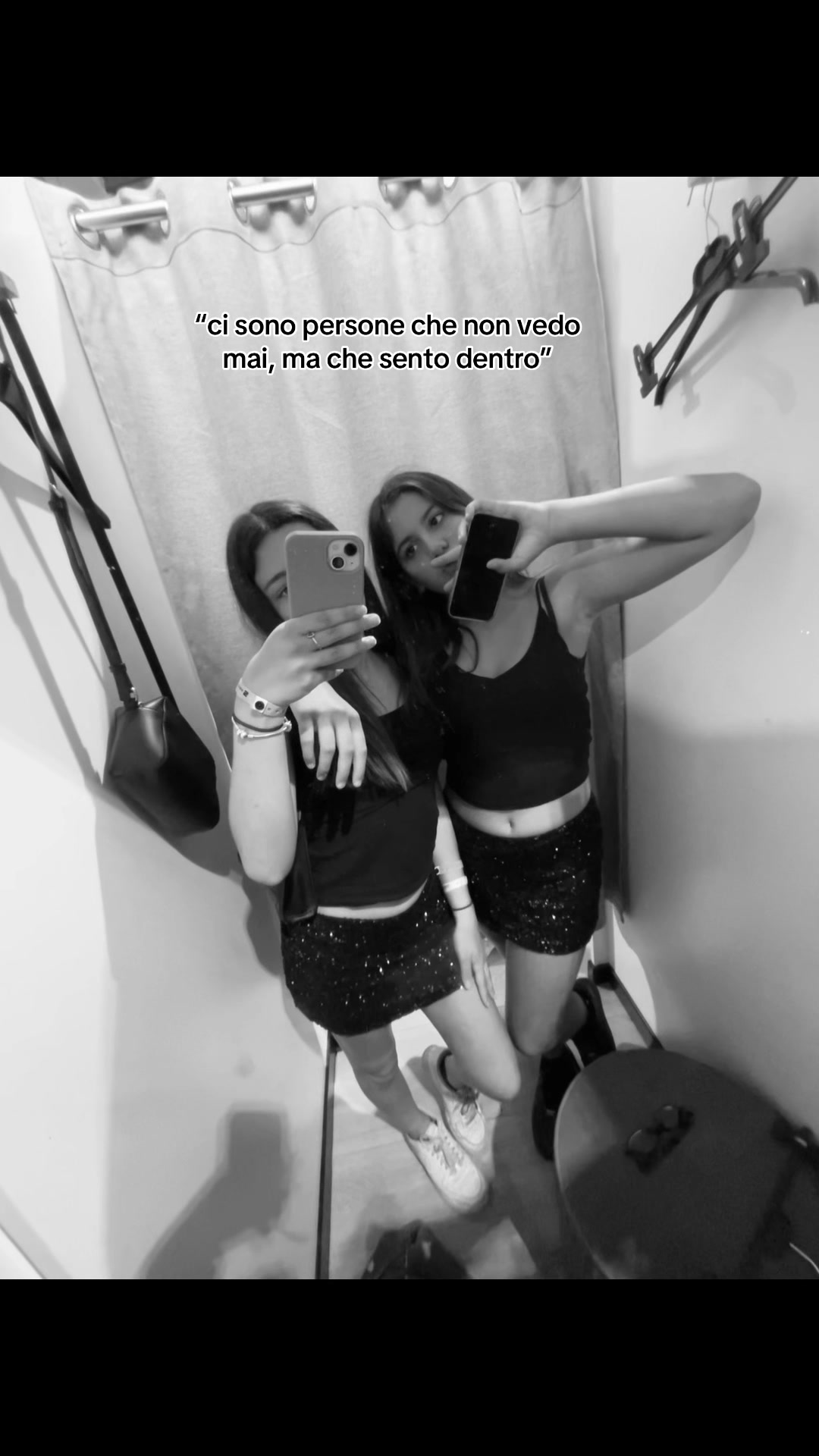 @👩🏼👩🏻