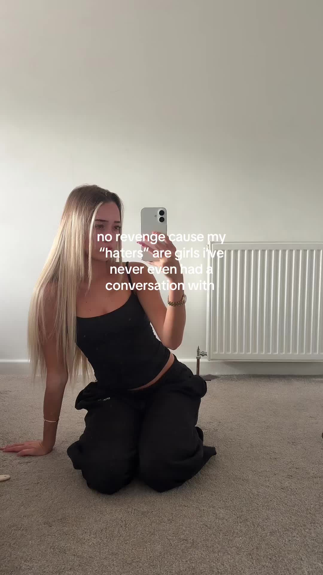 @livhowellll
