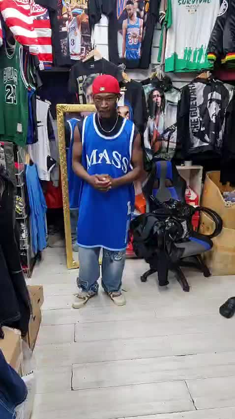 @hollyhoodmontmart