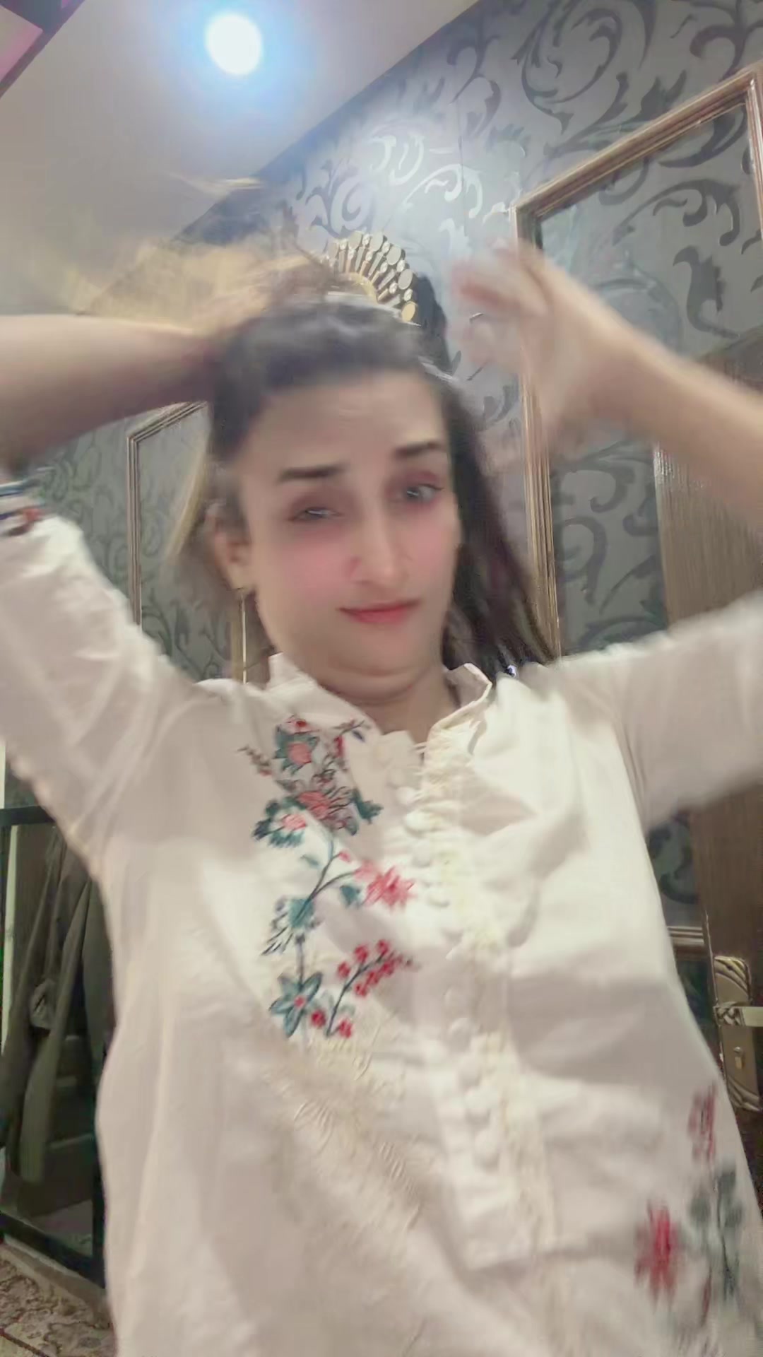 @Kami_Bulbul