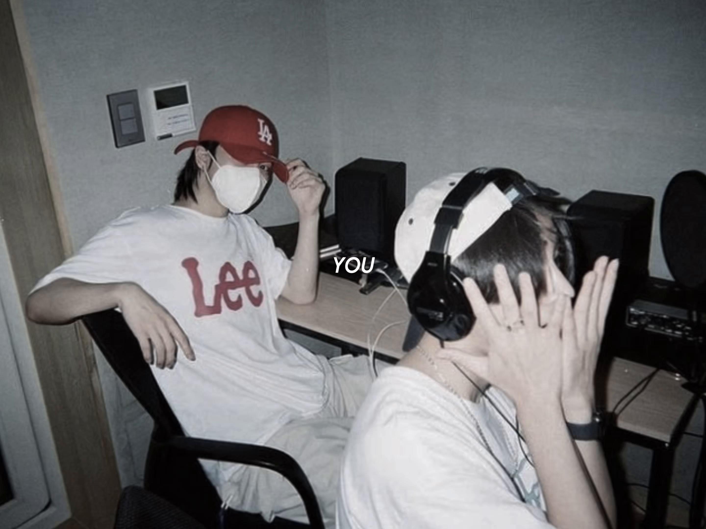 @ℰ