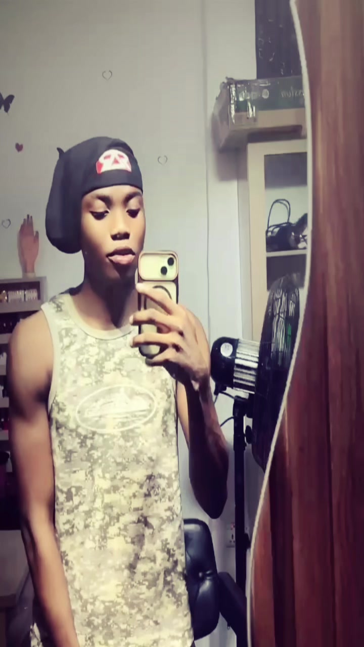 @AY☯️🚶