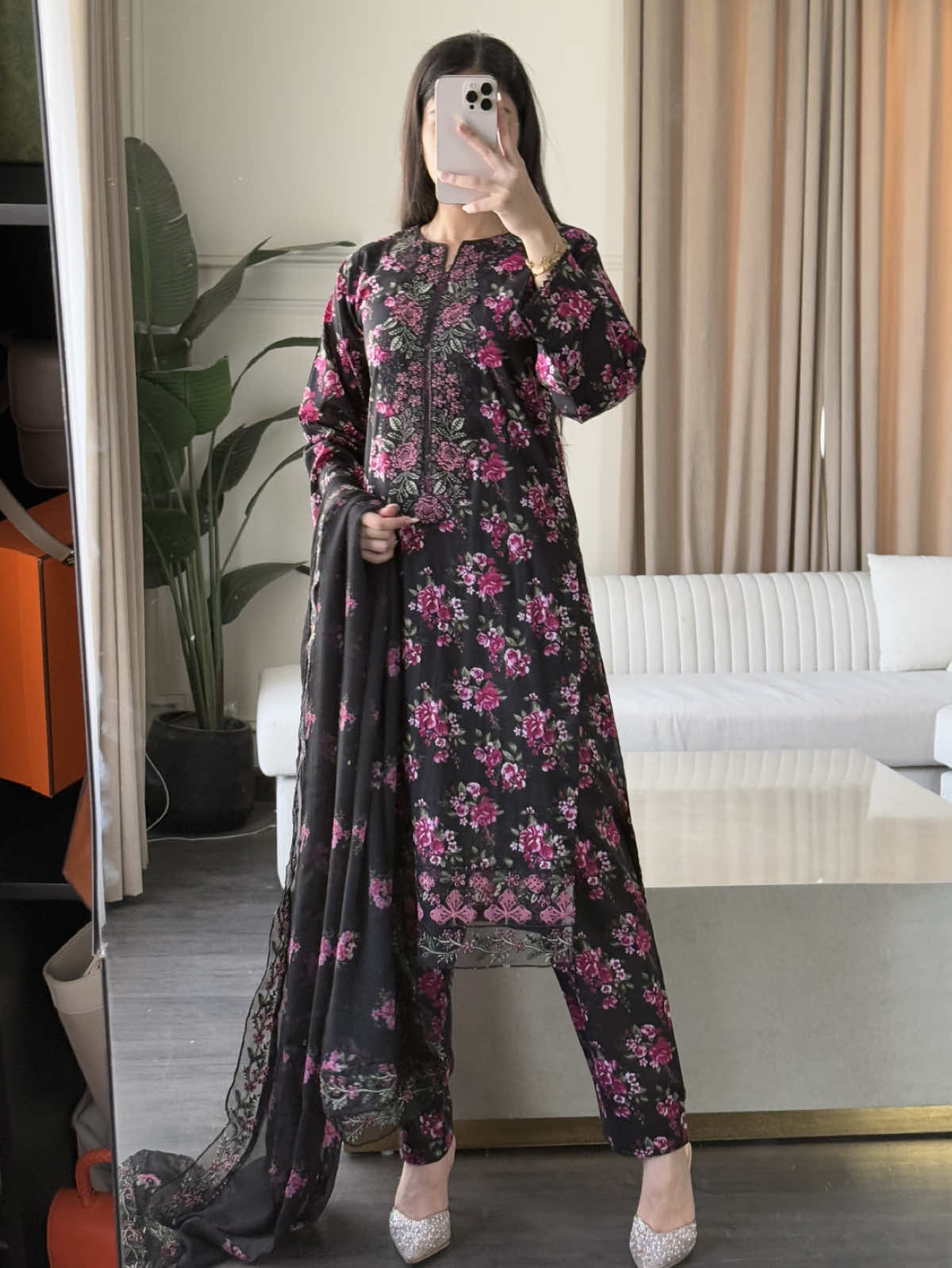 @H&W COLLECTION LIMITED