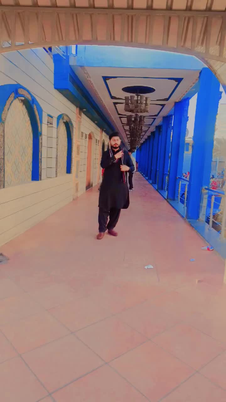 @Mr ShahRukh Cut