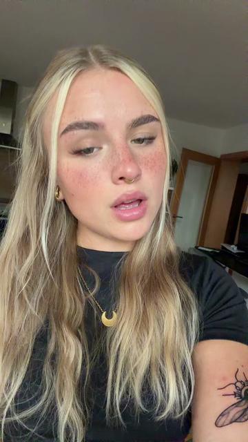 @Lara🖤