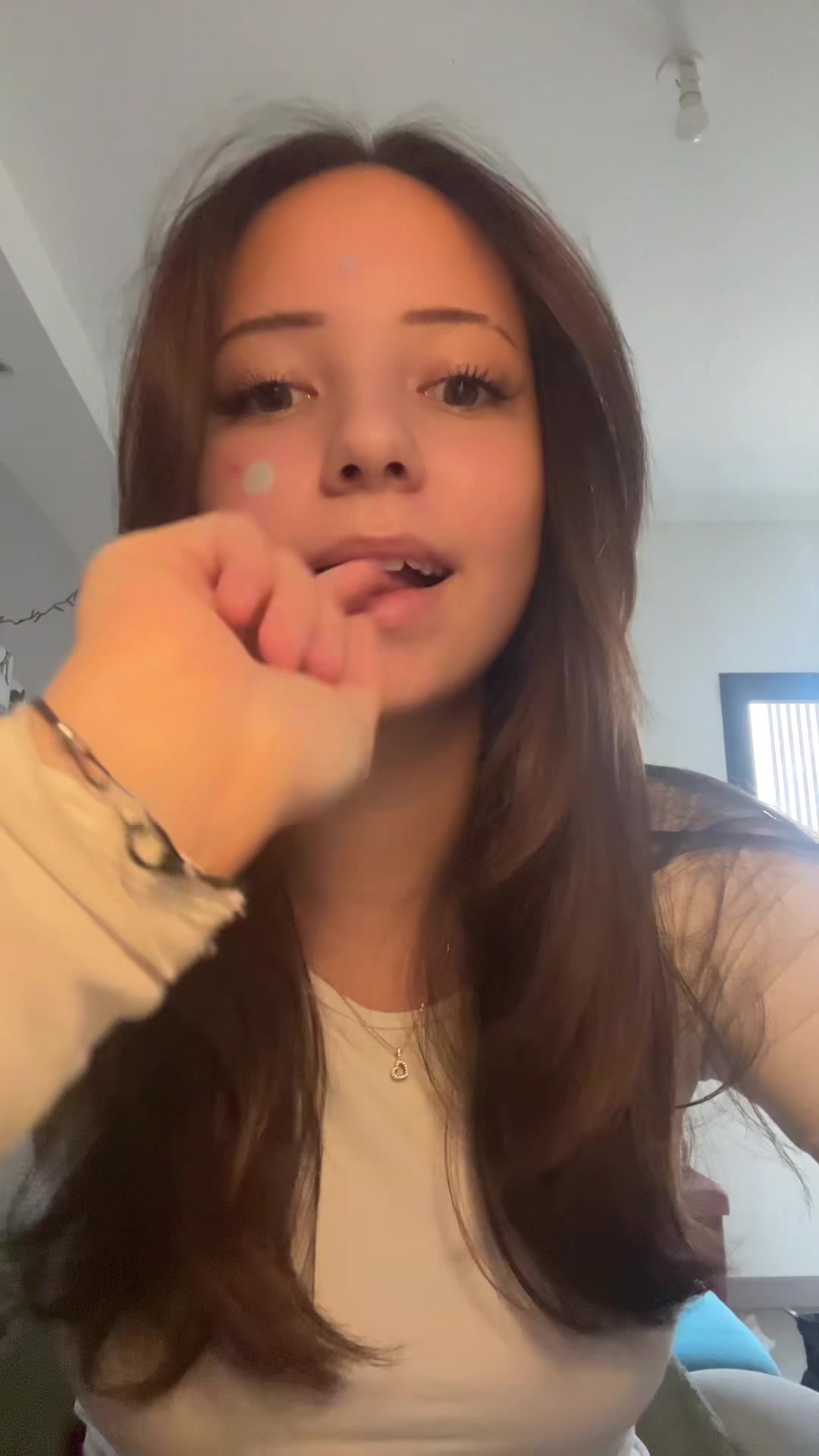 @🇷🇪
