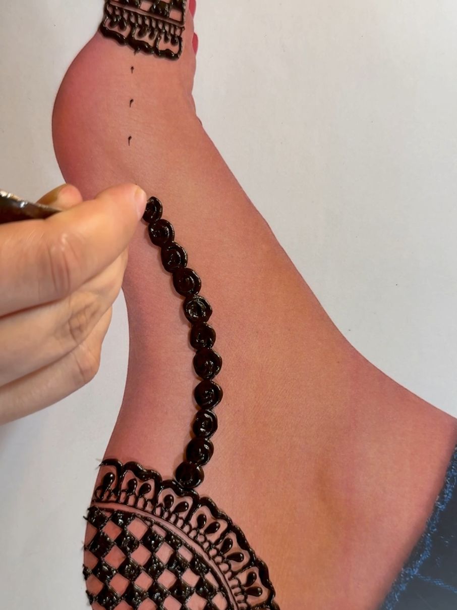 @Anaya Mehndi Creations