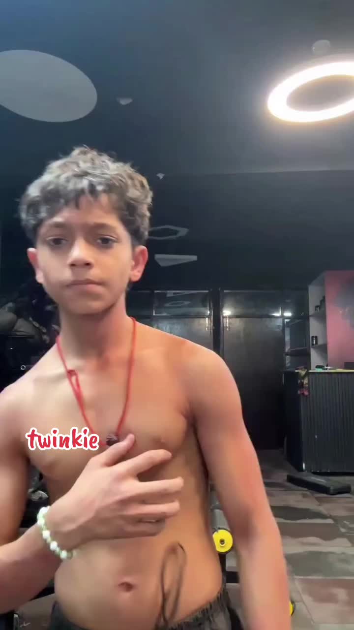 @Twink Boy❤️