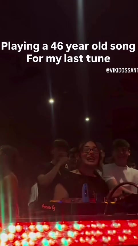 @vikidossantosdj