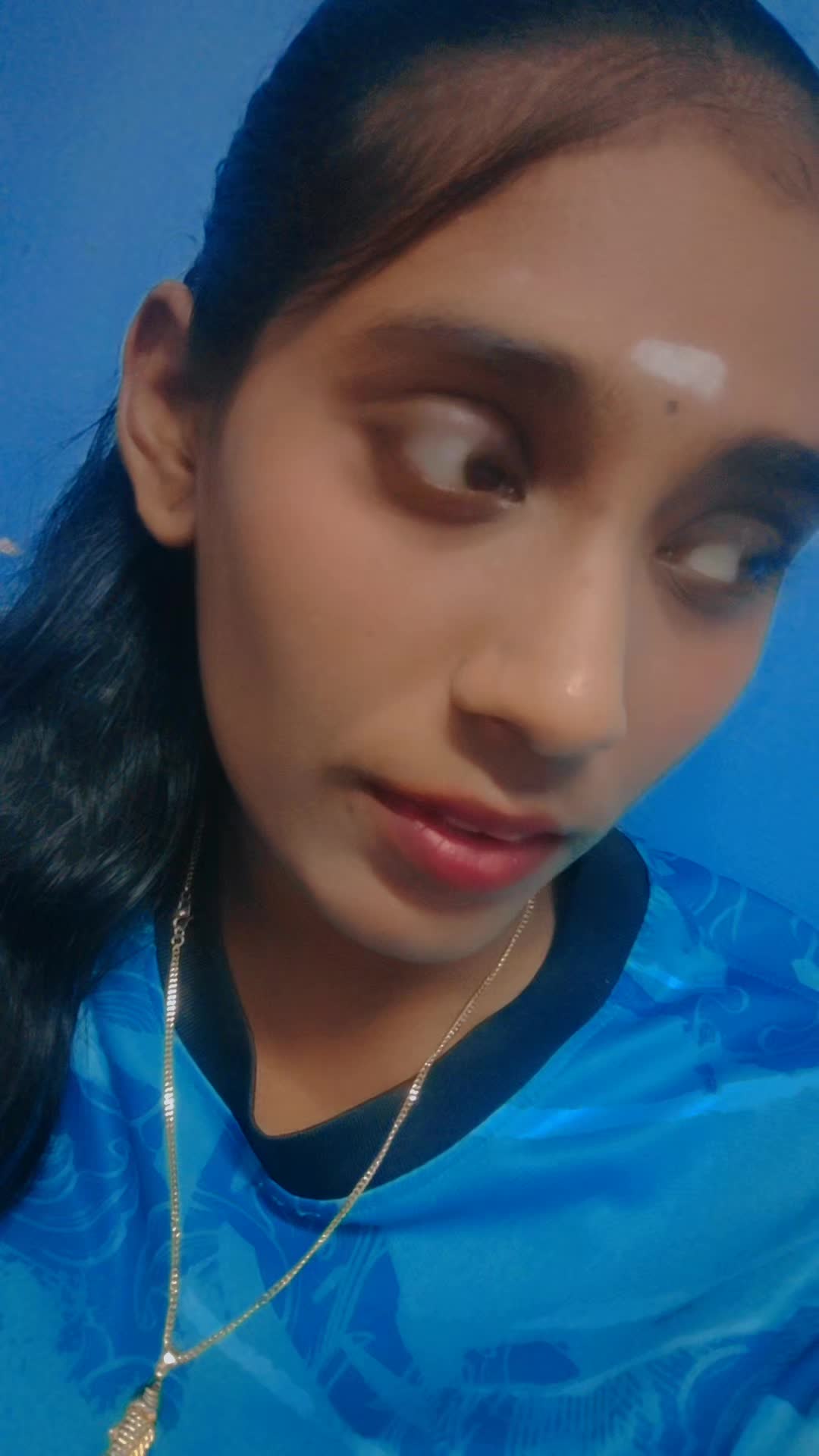 @(^_-)