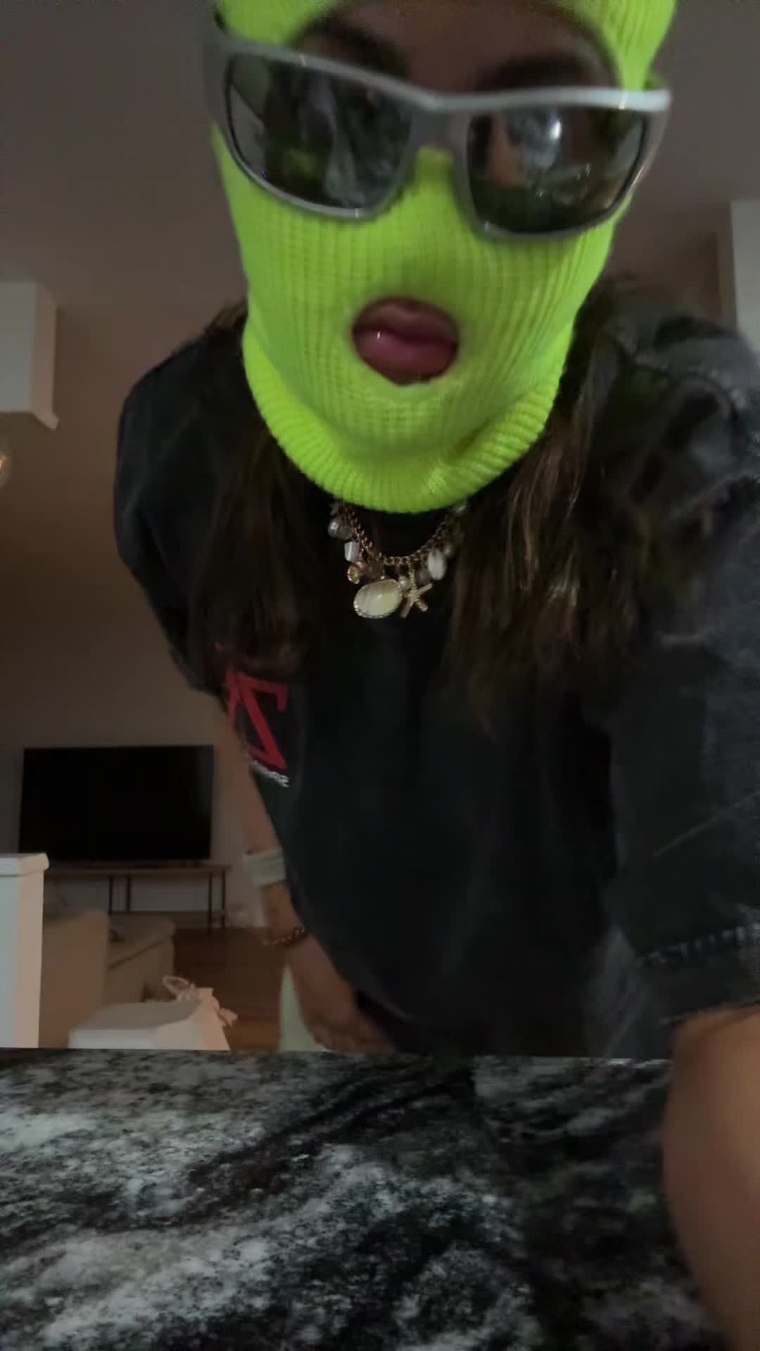 @g
