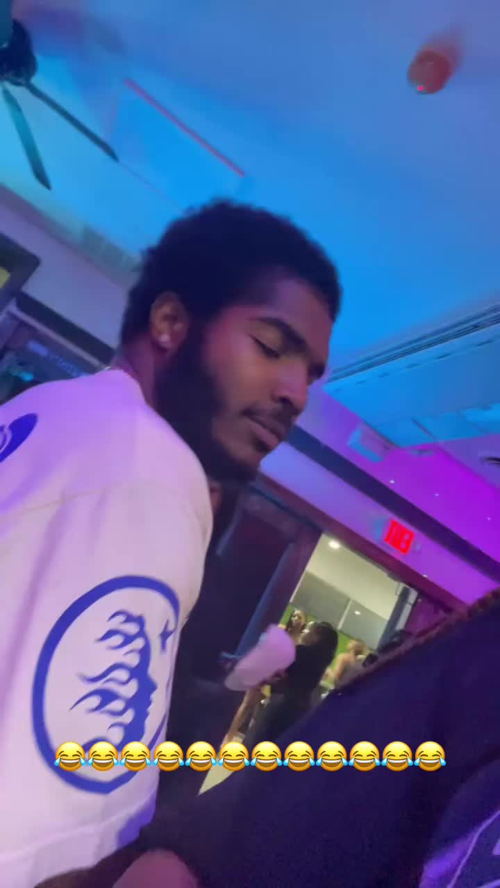 @Dee_nuggss