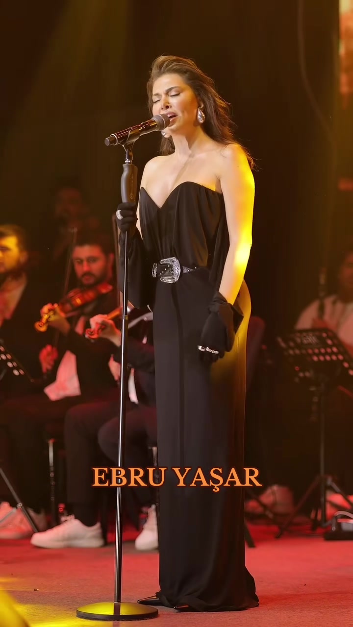 @Ebru Yaşar