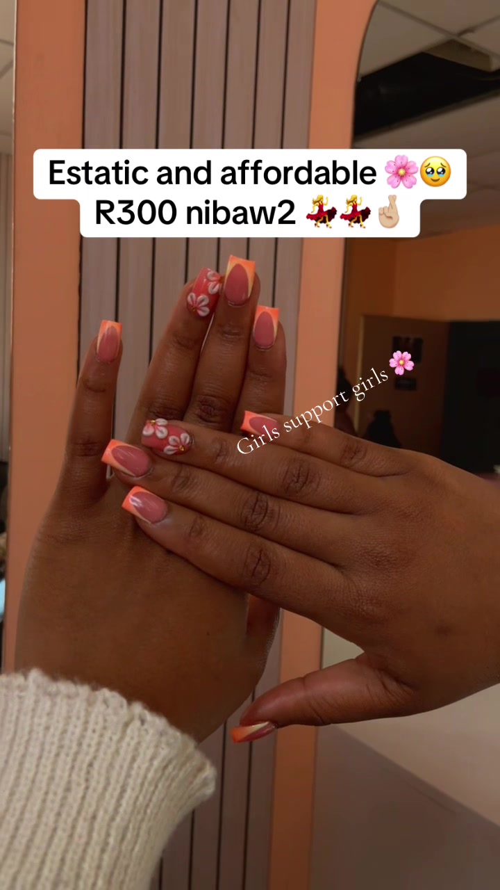 @Girls support Girls 🩷💅