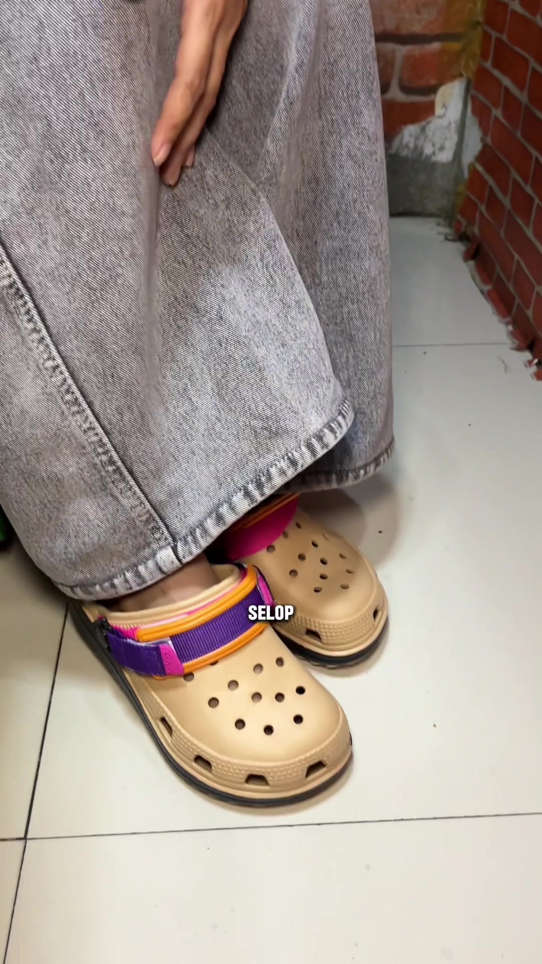 @LELI si paling TAS dan SANDAL