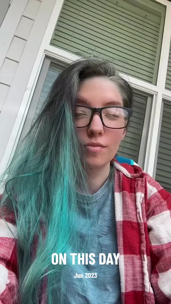 @Squishyybunnyy