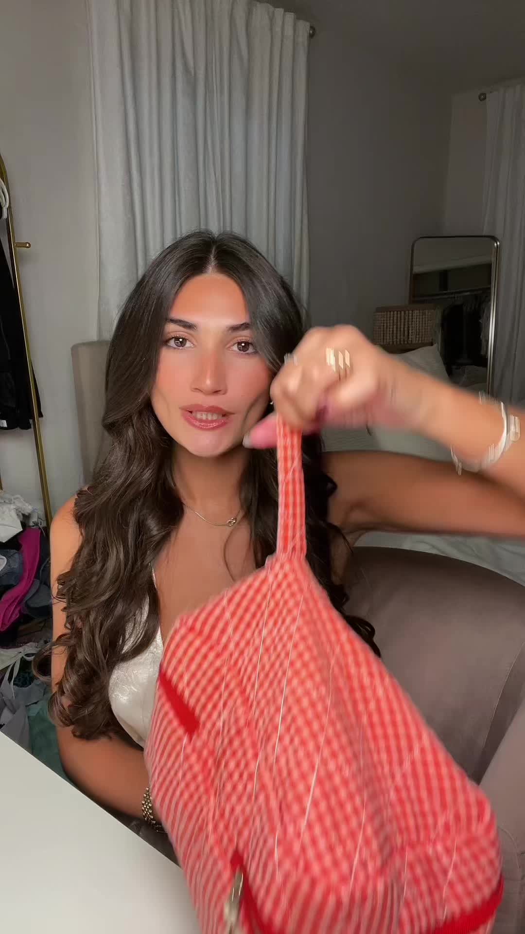 @carmenatealexa