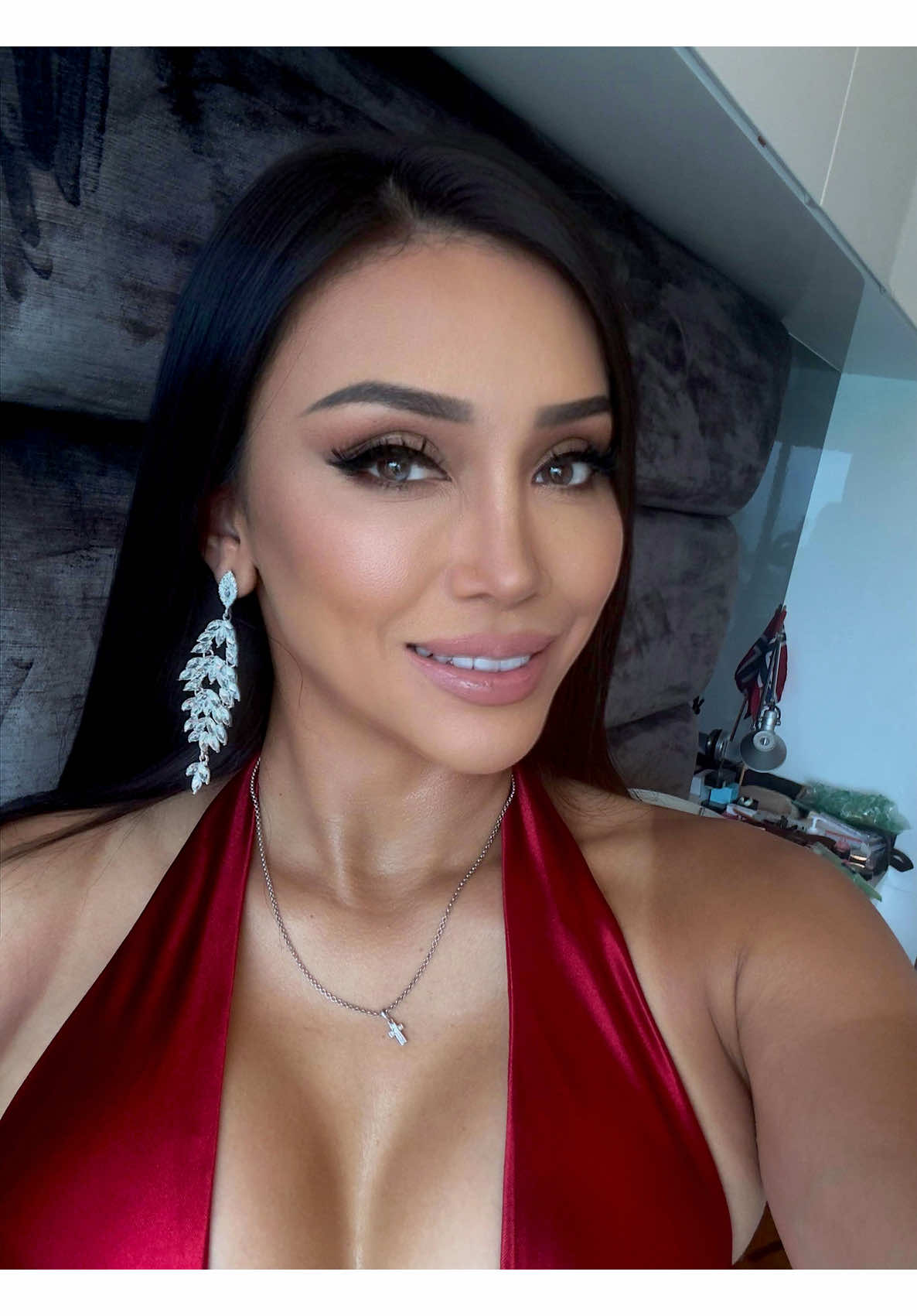 @adelinehokulani