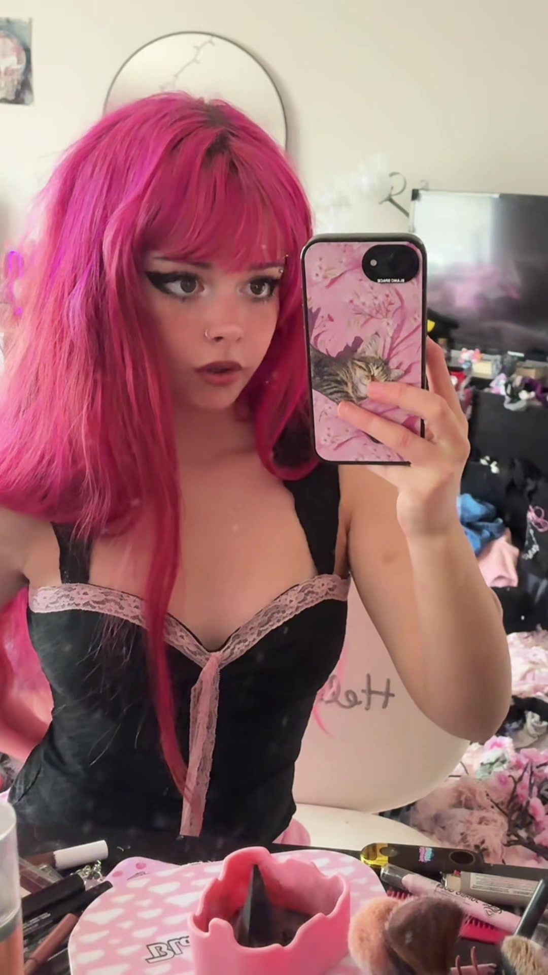 @🖤