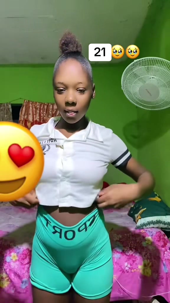 @_shaniek_