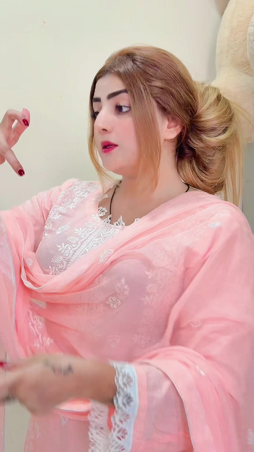 @𝓕𝓮𝓼𝓱𝓾🐳