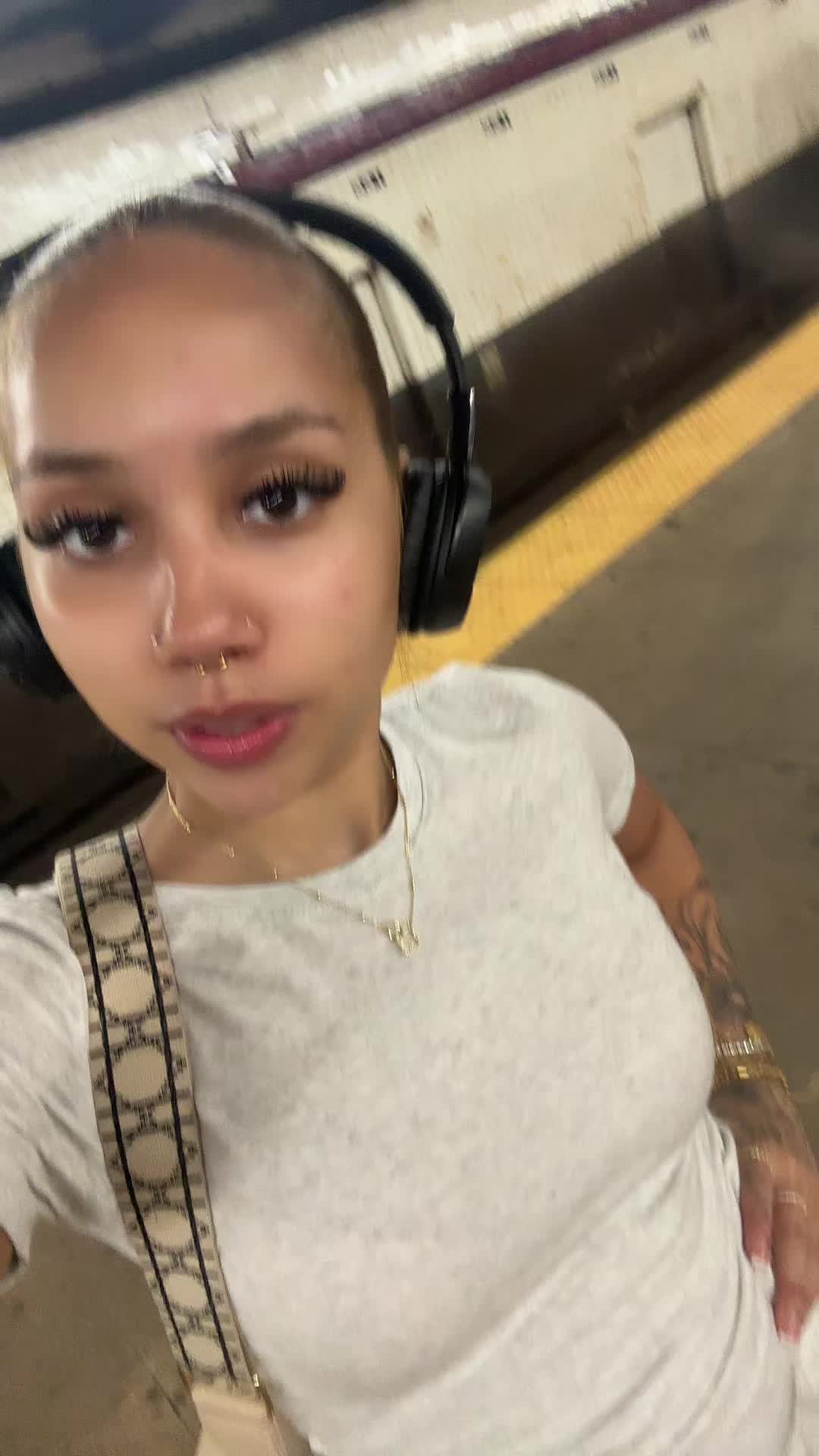 @MDOLLAZ$