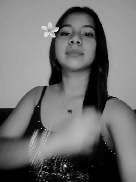 @𝓛𝓪𝓾𝓻𝓪𝓪 .