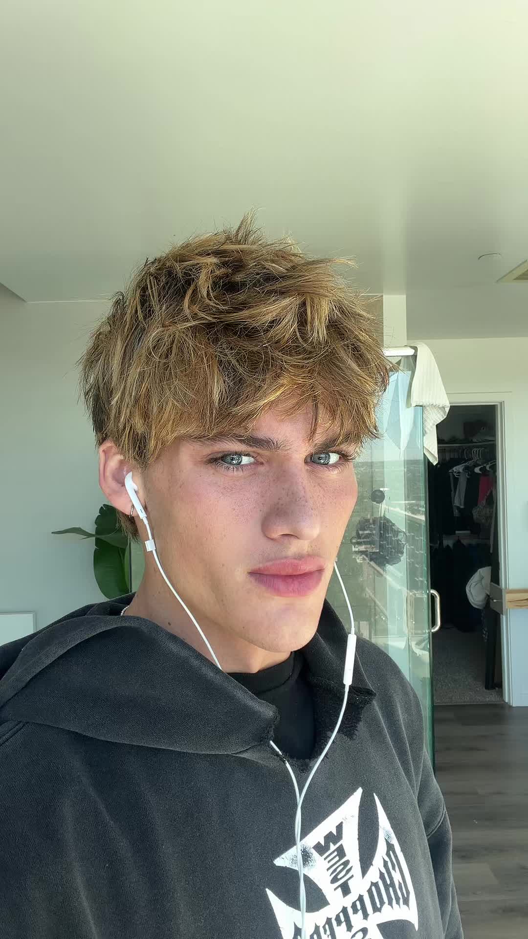 @sky