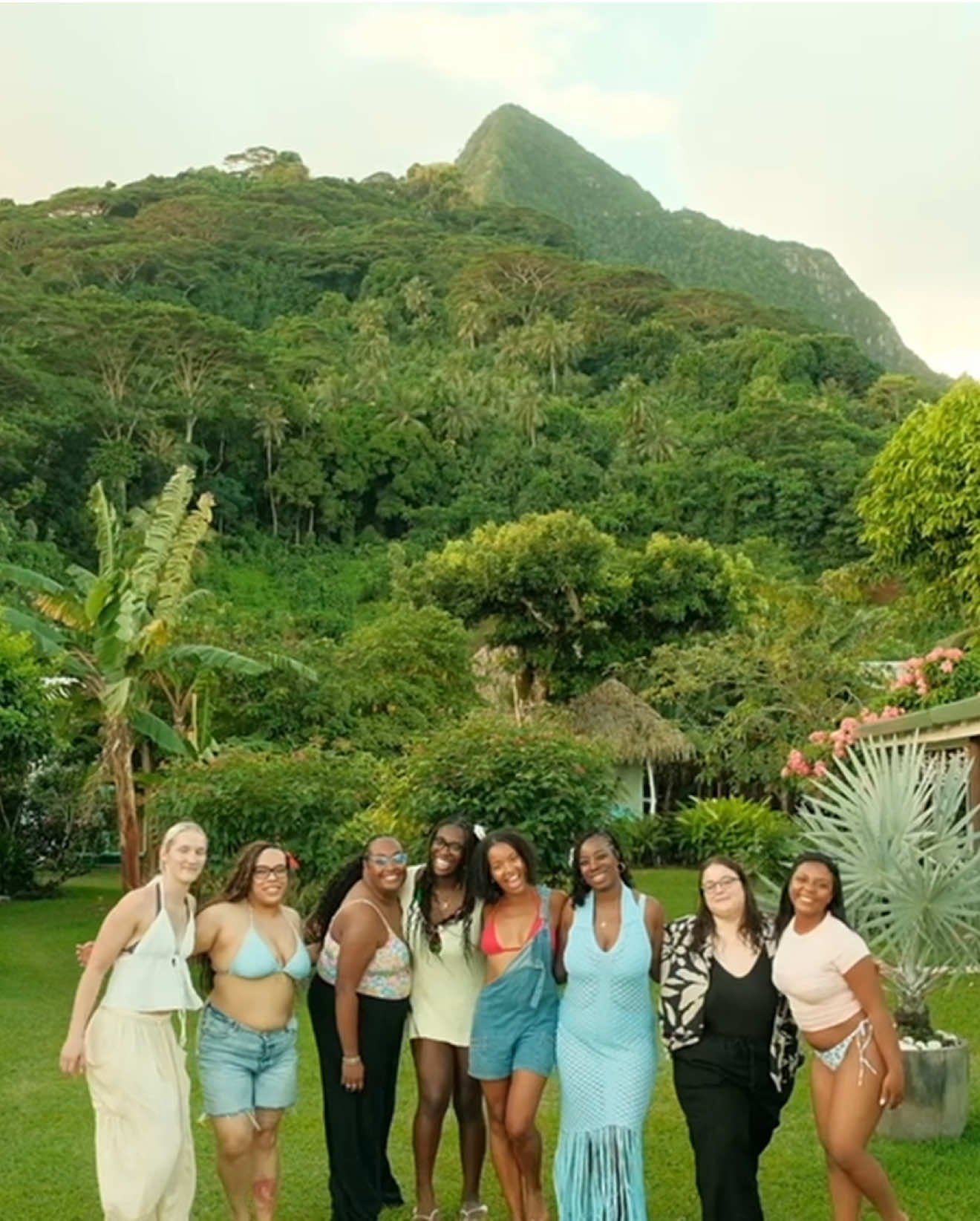 @Yana | Travel + Running Gal ๐