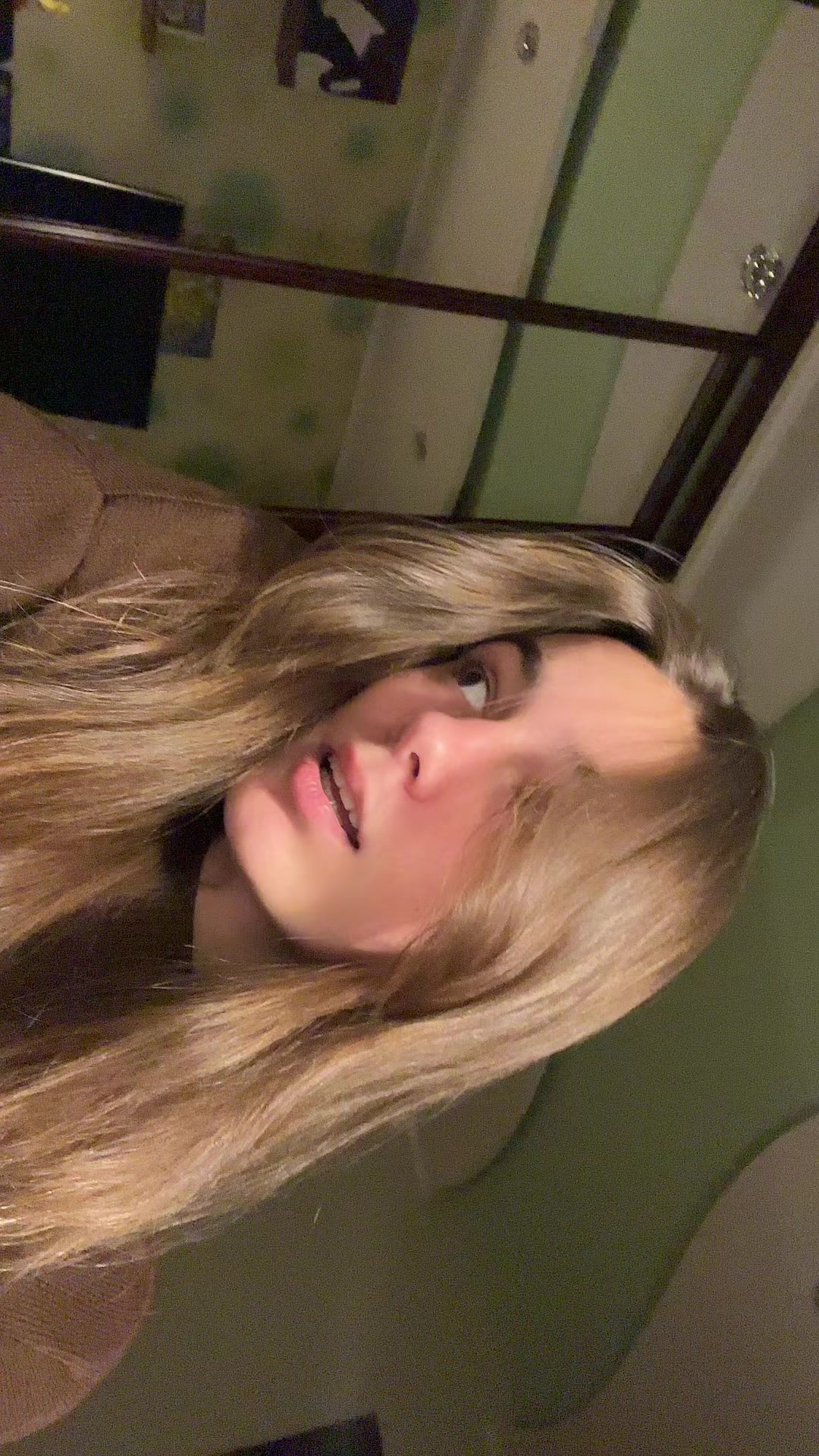 @энни